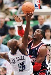 Hakeem Olajuwon, Bryon Russell